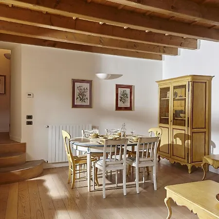 Joivy Charming Apartment Centre Of Como Exterior photo